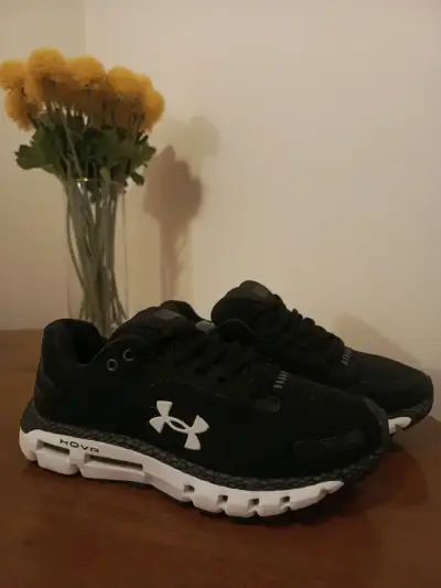 Zapatillas under Armour nuevas talla 37 - miniatura 3