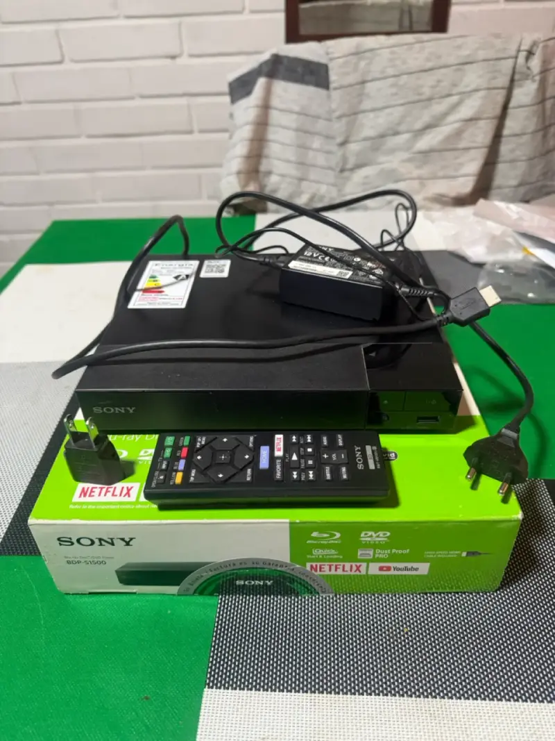 Blu-Ray Disc/ DVD Player