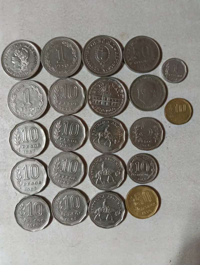 Monedas y billetes de distintos paises - 2