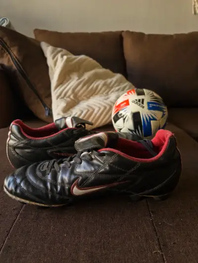 Zapatos futbol nike - miniatura 1