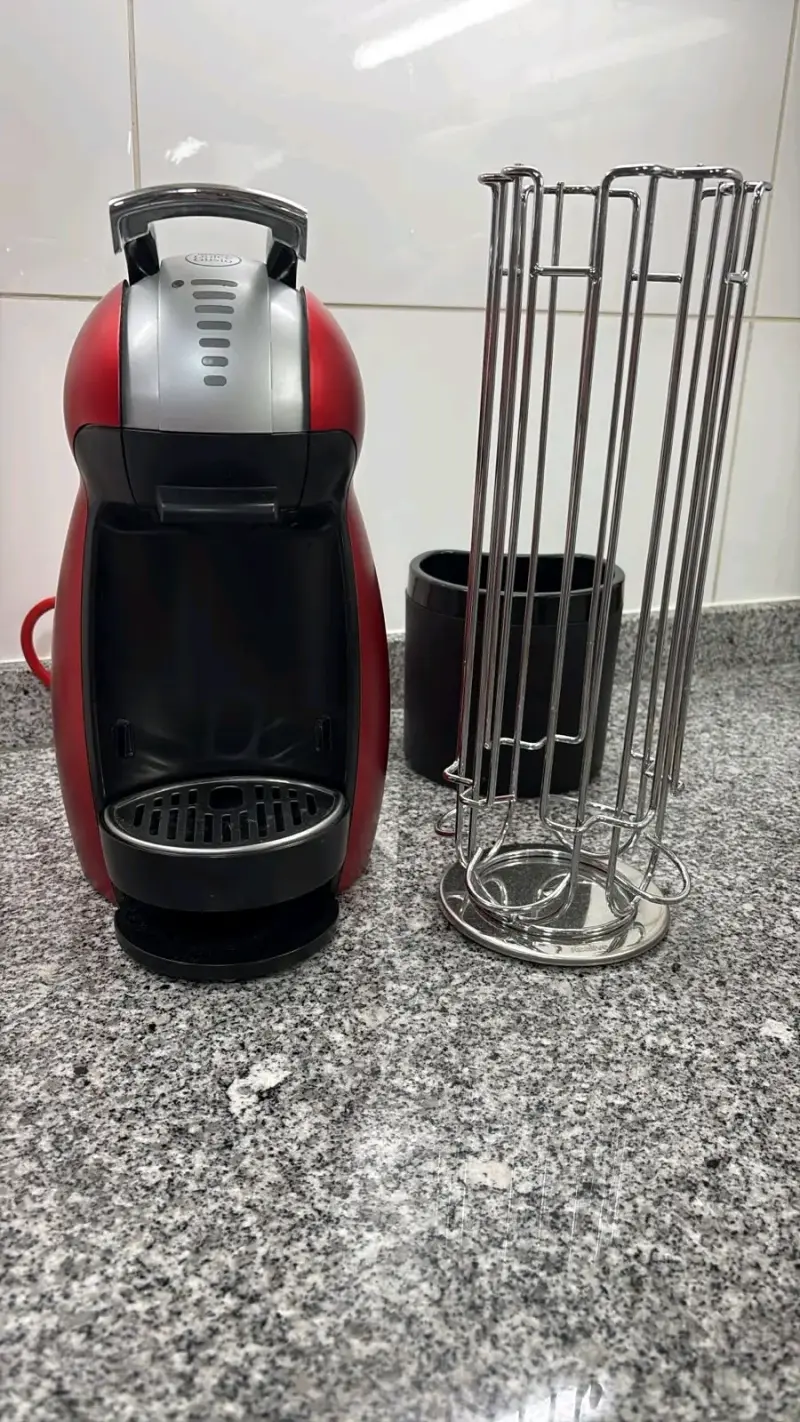 Cafetera Dolce gusto - 1