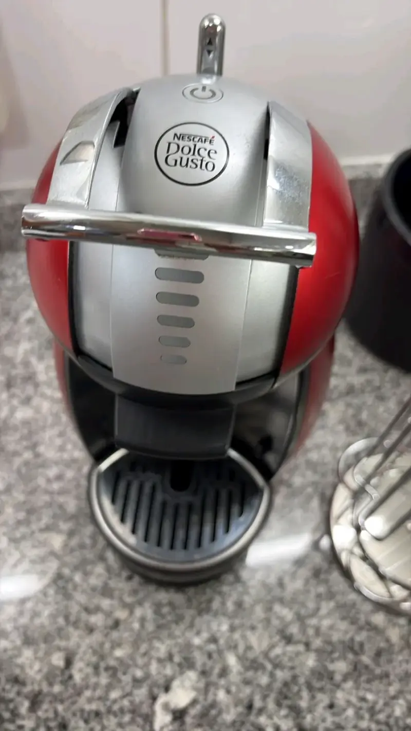Cafetera Dolce gusto - 2