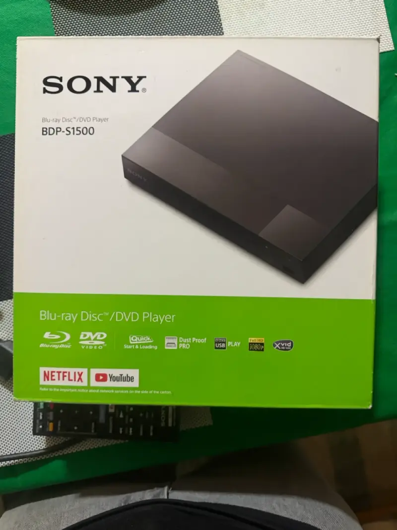 Blu-Ray Disc/ DVD Player - 3