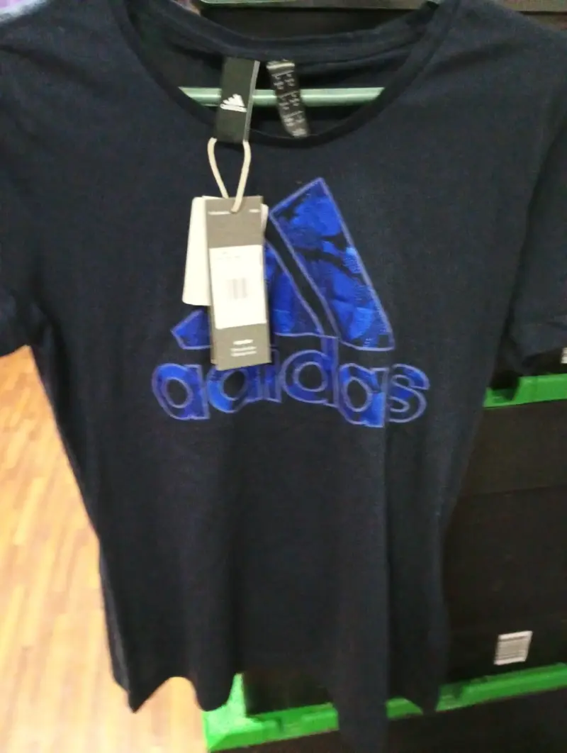 Polera adidas
