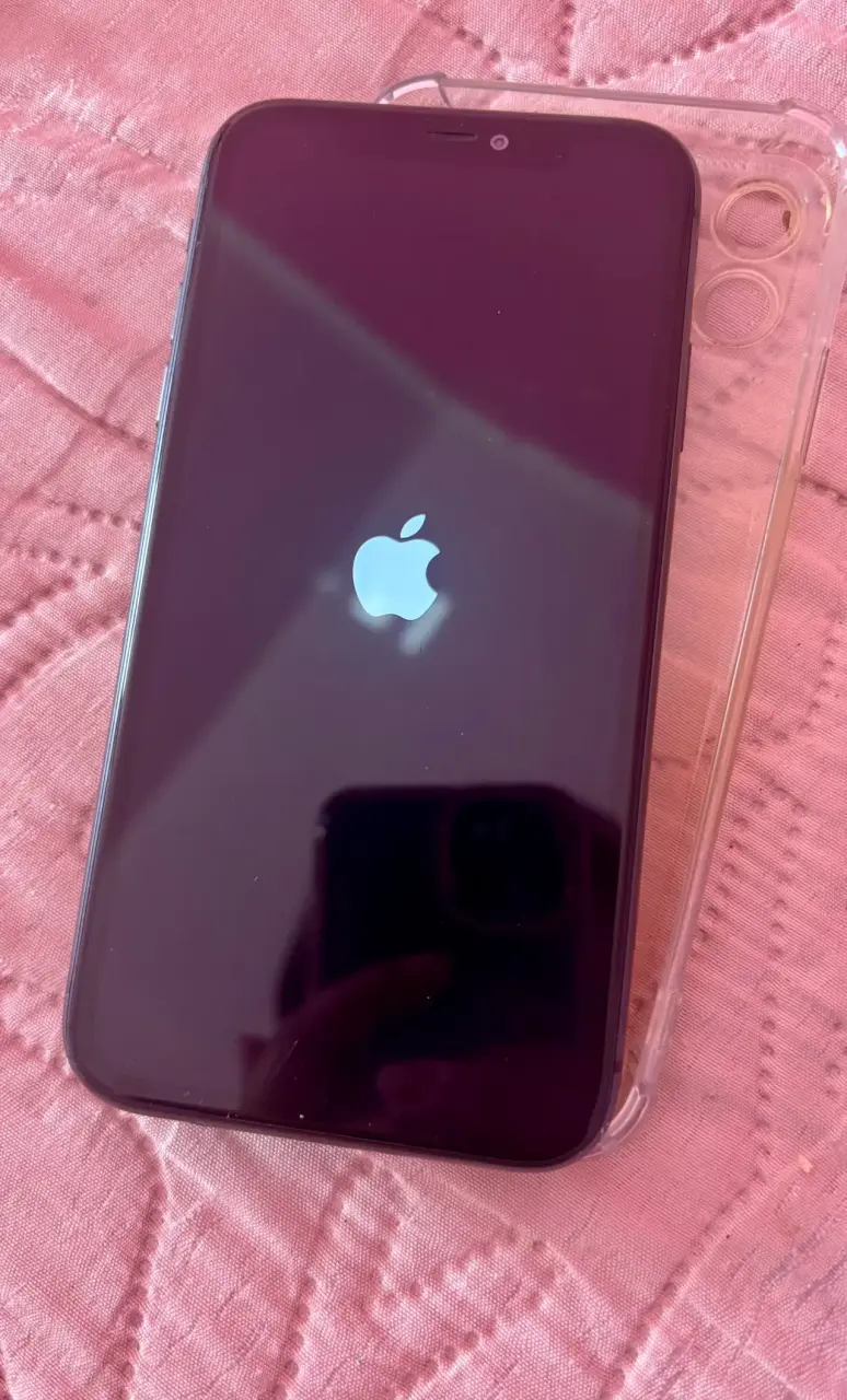 iPhone 11 black - 1