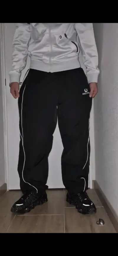 pantalon tipo trackpant - miniatura 3