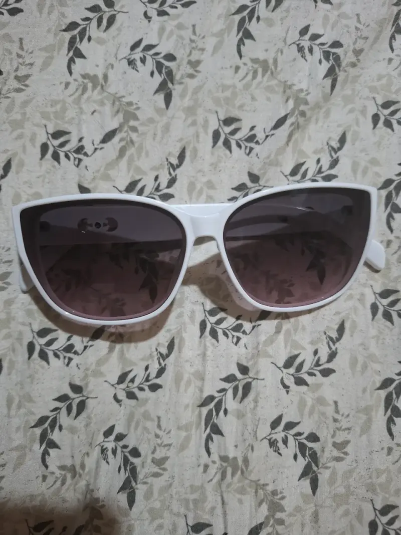 Lentes de sol blancos - 2