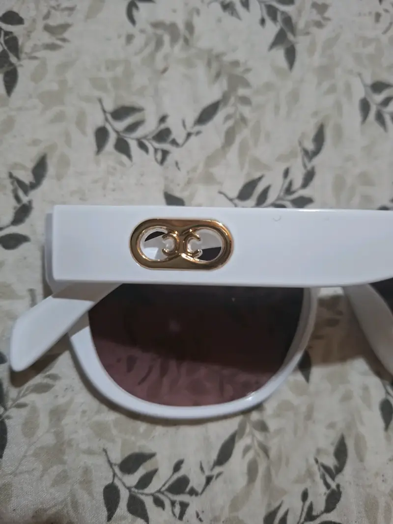 Lentes de sol blancos - 4
