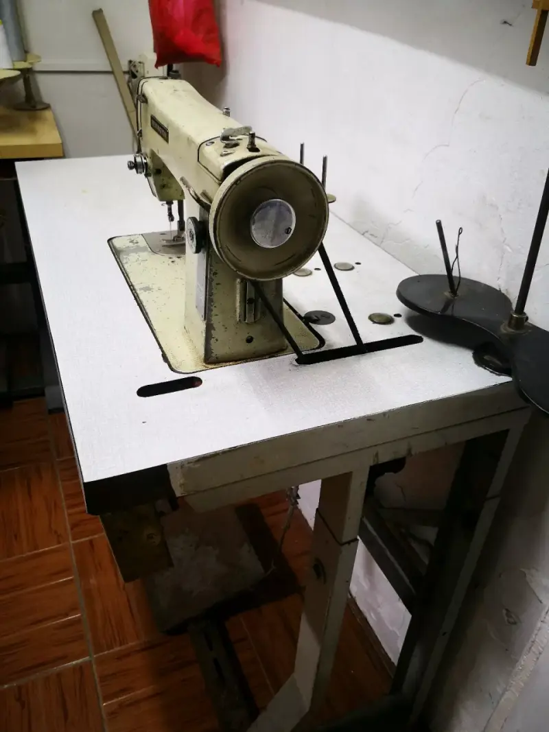 Maquina Recta y Overlock - 3