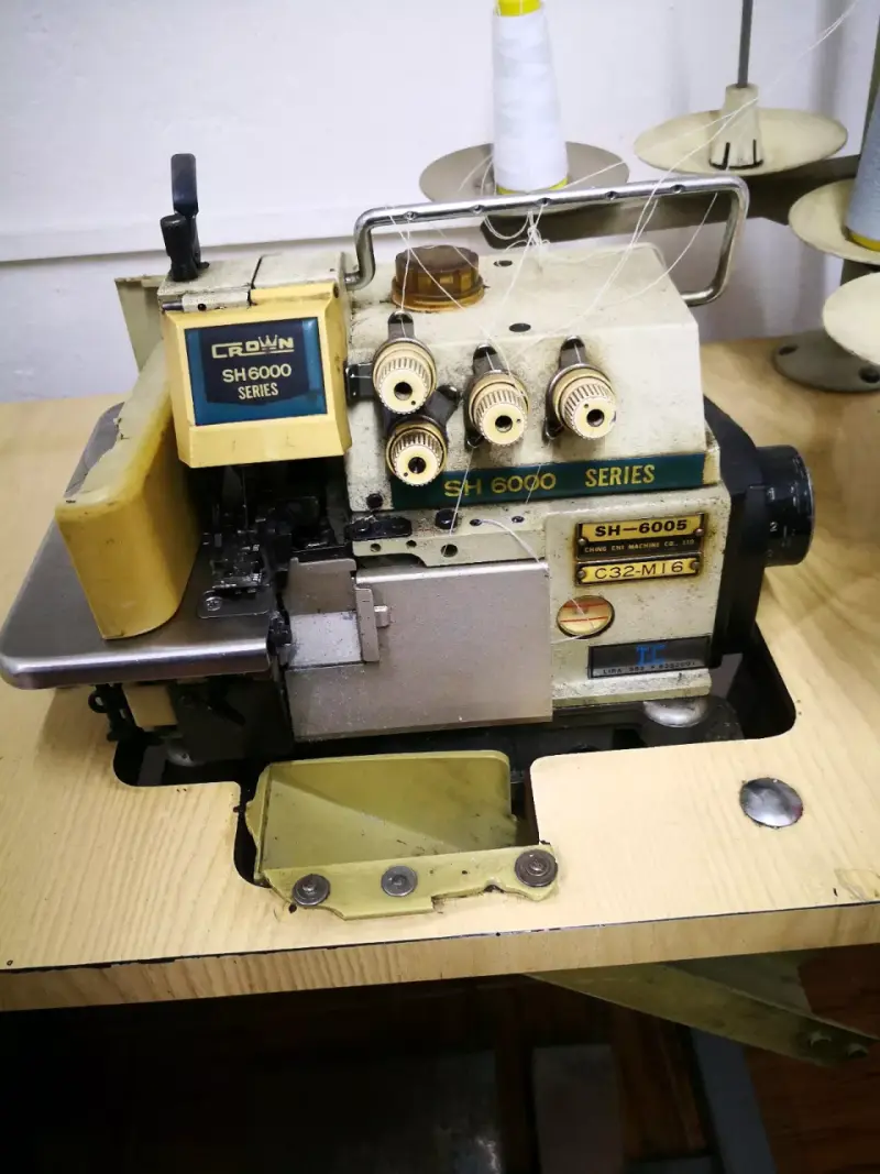 Maquina Recta y Overlock - 5
