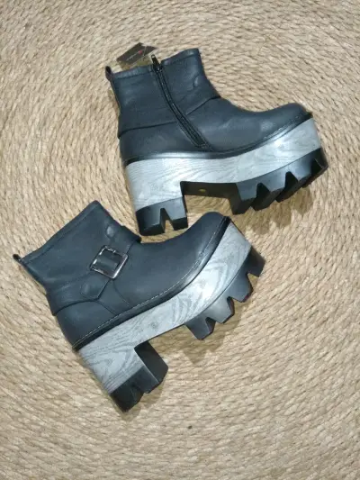 Botines nuevos - miniatura 1