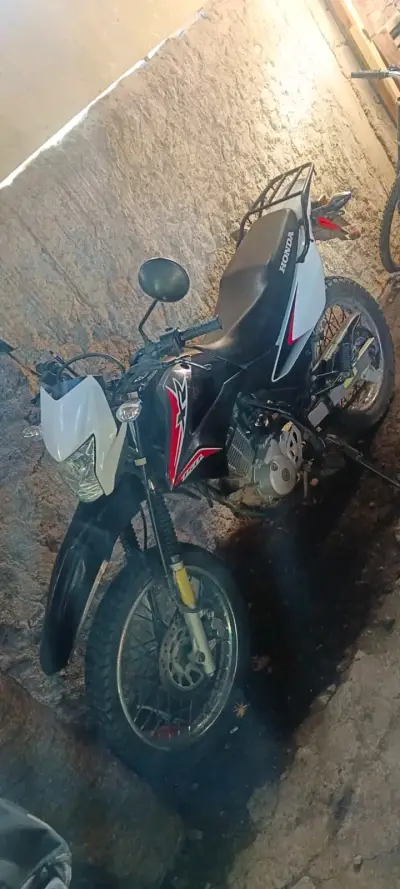 MOTO Honda XR150 - miniatura 6