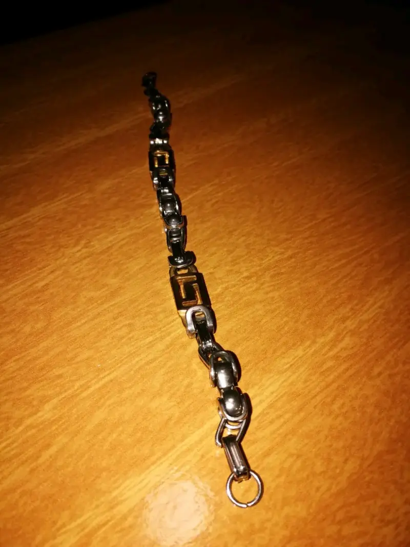 Hermosa pulsera de acero - 1