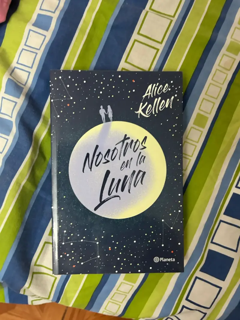 Libro original Nosotros en la Luna