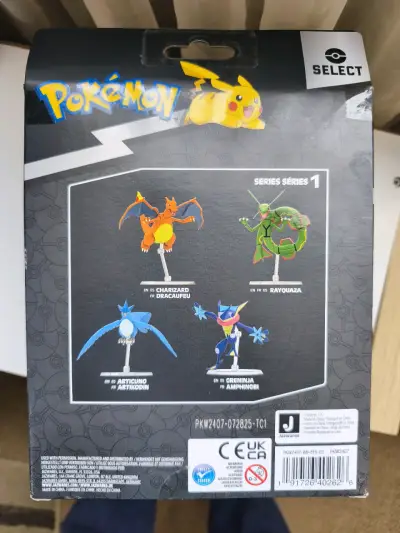Figura charizard pokemon - miniatura 2