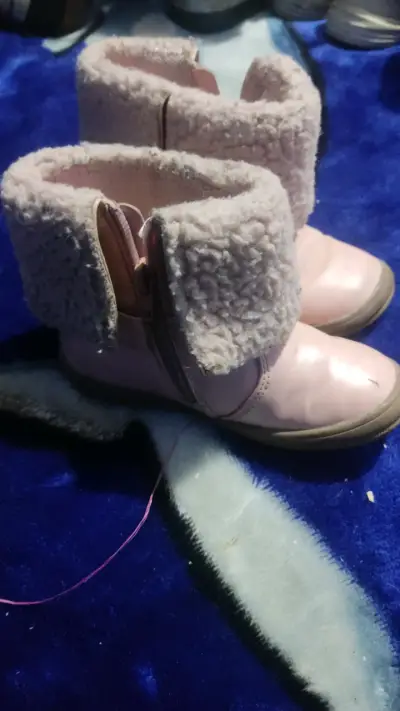 Se venden zapatos niños e niñas - miniatura 2