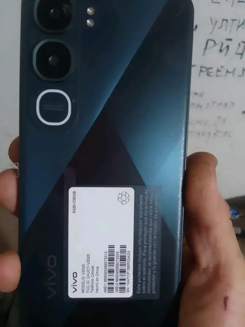 Teléfono celular marca VIVO Y21d - 2