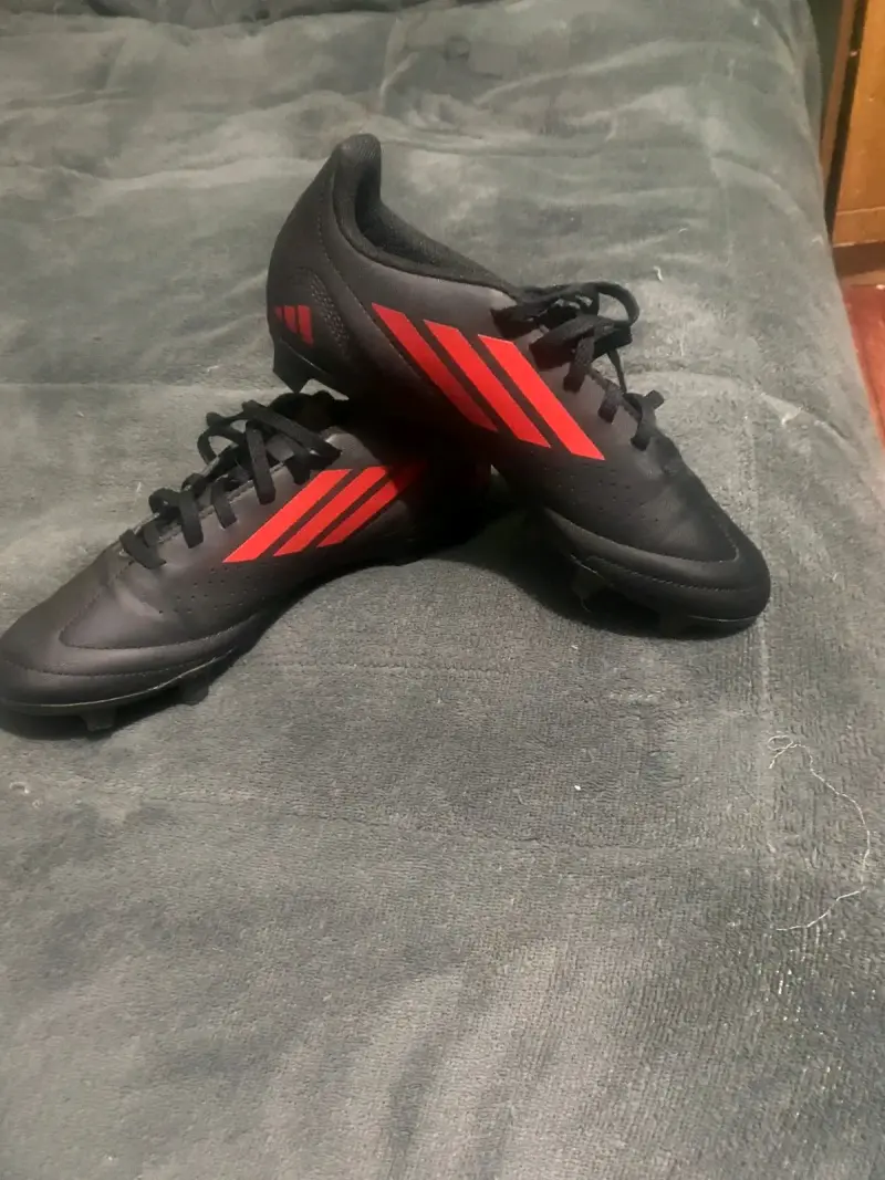 Zapato de futbol marca adidas con toperol - 1