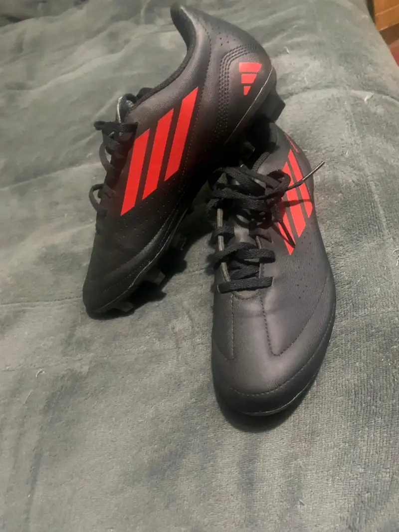 Zapato de futbol marca adidas con toperol - 3