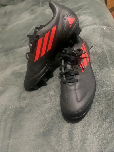 Zapato de futbol marca adidas con toperol - miniatura 3