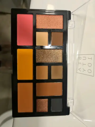 Paleta sombras y rubor - miniatura 2