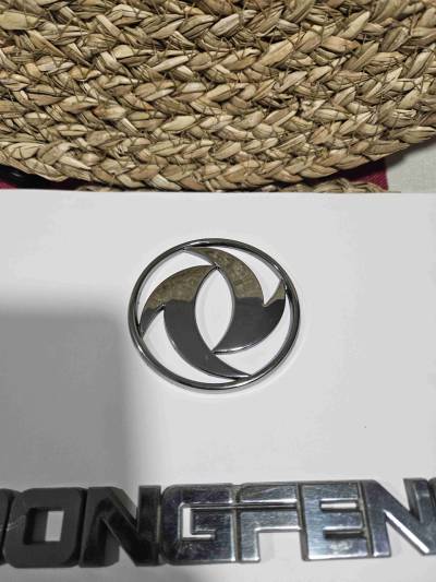 Emblemas Dongfeng - miniatura 1