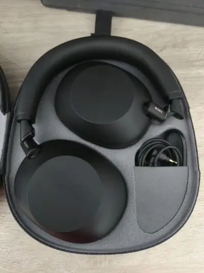 Sony WH-1000XM6 Negro Usado - miniatura 1