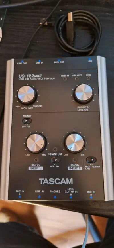 Tascam Interfaz de audio - miniatura 1