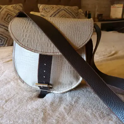 Bolso bandolera de cuero - miniatura 1