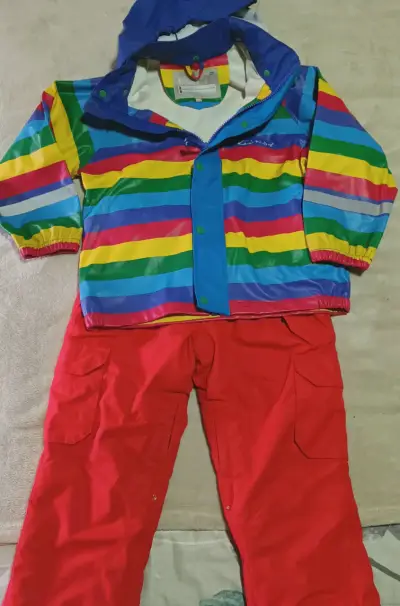 Conjunto Shubasquero kozi kids y pantalón talla 6 - miniatura 2