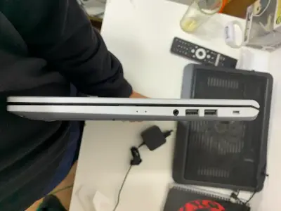 asus vivobook 15 - miniatura 3