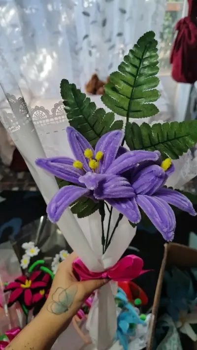 Ramo de flores decorativas artificiales - miniatura 3