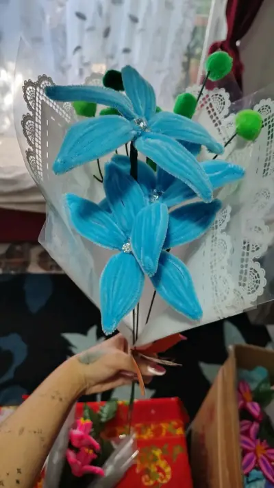 Ramo de flores artificiales - miniatura 3