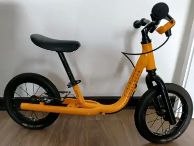Bicicleta de equilibrio infantil amarilla - miniatura 4