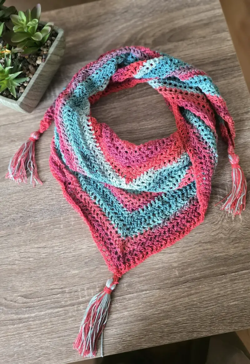 Pañuelo tejido a crochet multicolor - 1