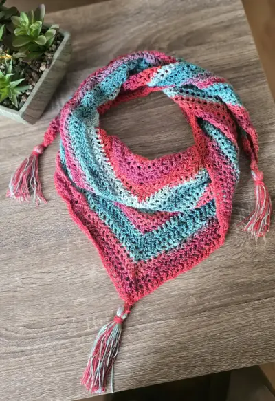 Pañuelo tejido a crochet multicolor - miniatura 1