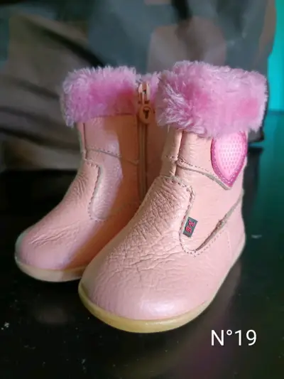 Botas y zapatillas - miniatura 1