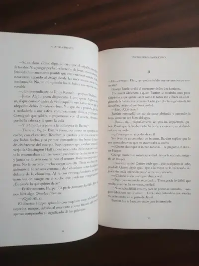Un cadáver en la biblioteca, Agatha Christie - miniatura 4
