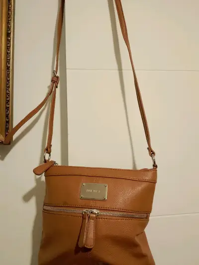 Riñonera negra Guess - miniatura 6