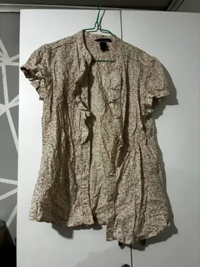 Blusa floral beige de mujer - miniatura 1