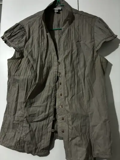 Blusa gris manga corta - miniatura 3