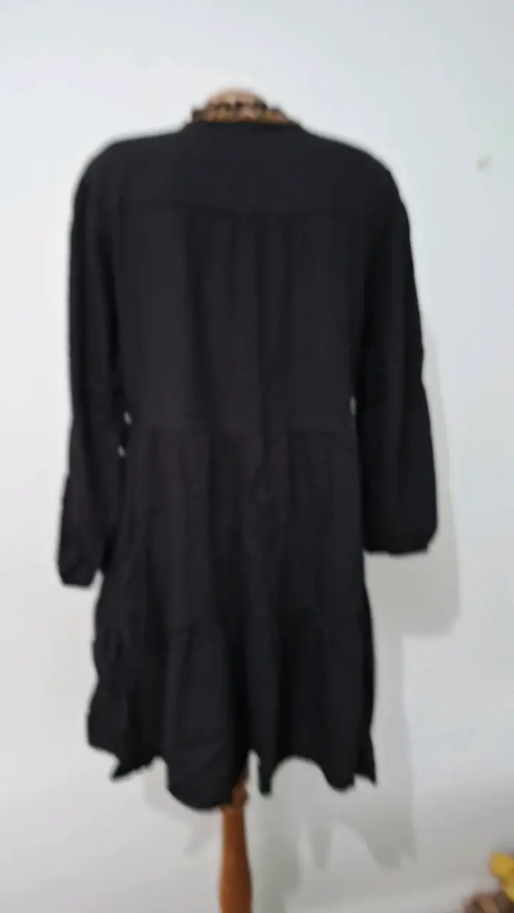 Vestido bordado negro bohemio mara Sfera - 5