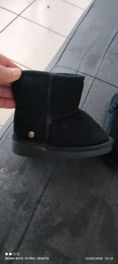Botas negras de bebe - miniatura 1