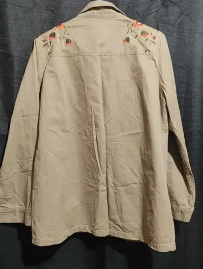 Chaqueta beige bordada - miniatura 3