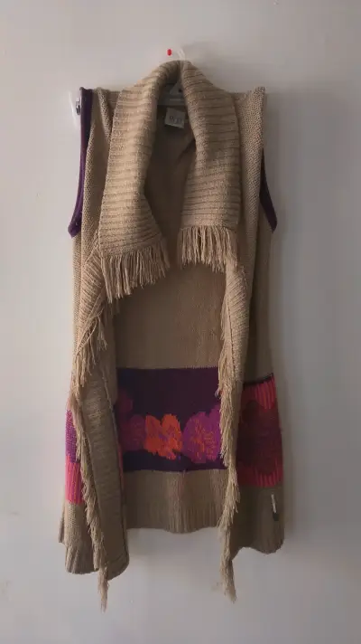 Poncho, chalecos y vestido tejidos - miniatura 6