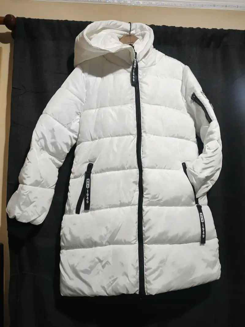 Parka blanca con capucha - 4
