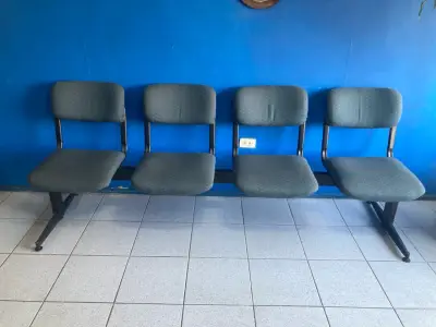 Banca de espera cuatro asientos - miniatura 2