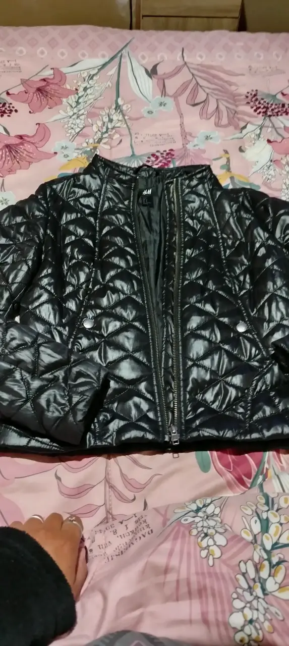 Chaqueta acolchada negra para mujer - 2