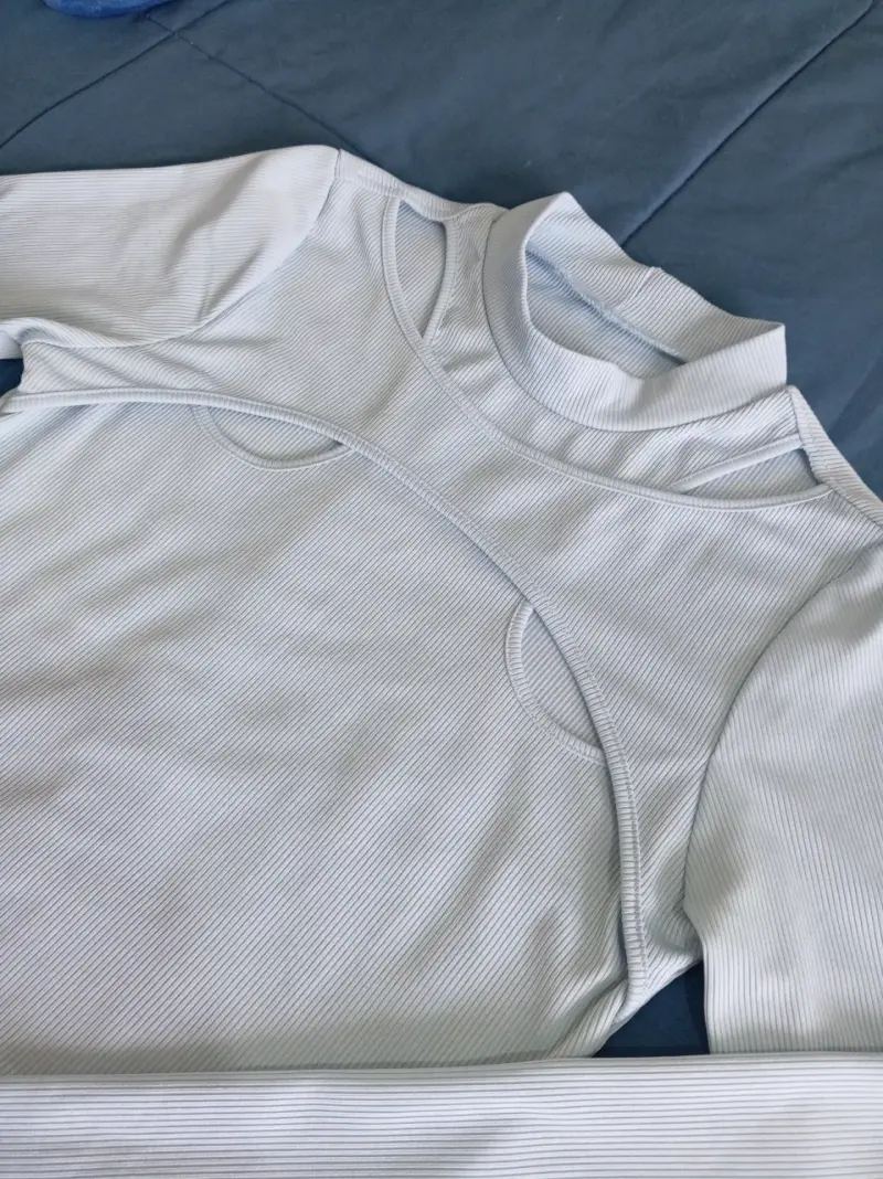 Polera celeste claro de manga larga - 2