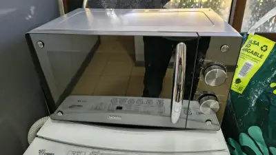 Microondas con controles manuales - miniatura 3